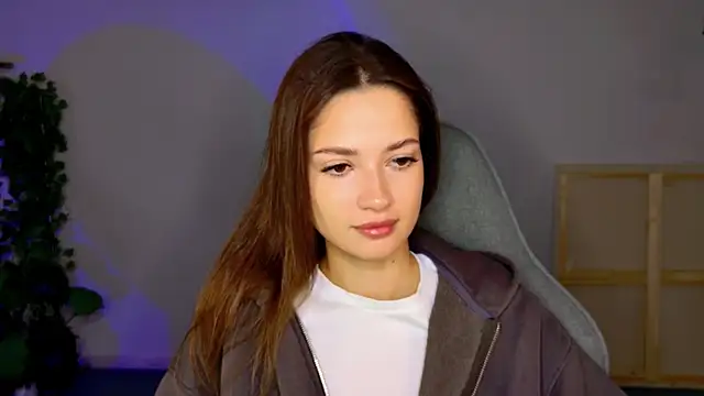 Snapshot of KiraVair chatting on 11-08-25, 09:31 KiraVair online show from 11-08-25, 09:31