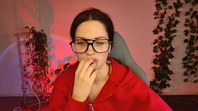 KiraVair online show from 04-19-26, 06:10