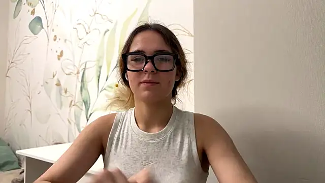 Snapshot of LunaAfrodita chatting on 10-20-25, 05:13 LunaAfrodita online show from 10-20-25, 05:13