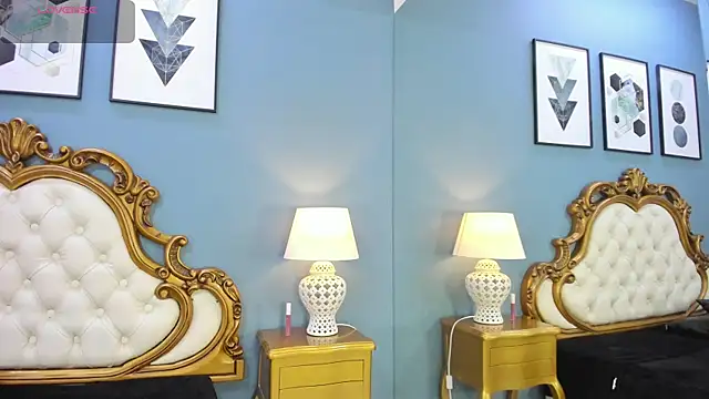 Snapshot of MiaCassel chatting on 11-17-25, 12:11 MiaCassel online show from 11-17-25, 12:11