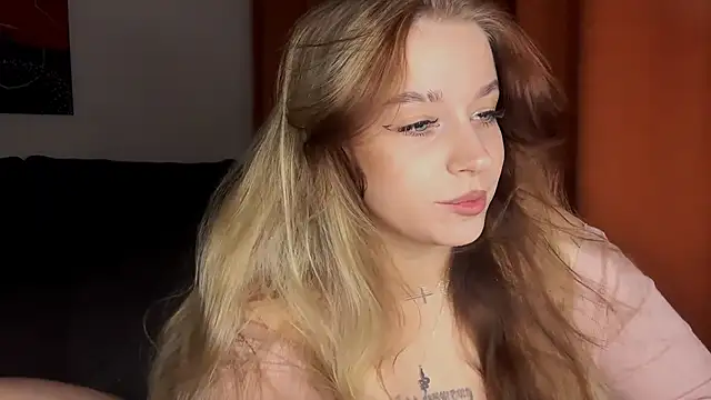 Snapshot of Babymoney_2007 chatting on 10-26-25, 08:37 Babymoney 2007 online show from 10-26-25, 08:37