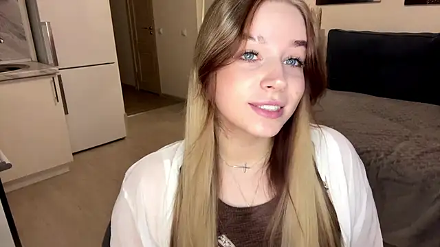 Snapshot of Babymoney_2007 chatting on 11-08-25, 09:46 Babymoney 2007 online show from 11-08-25, 09:46