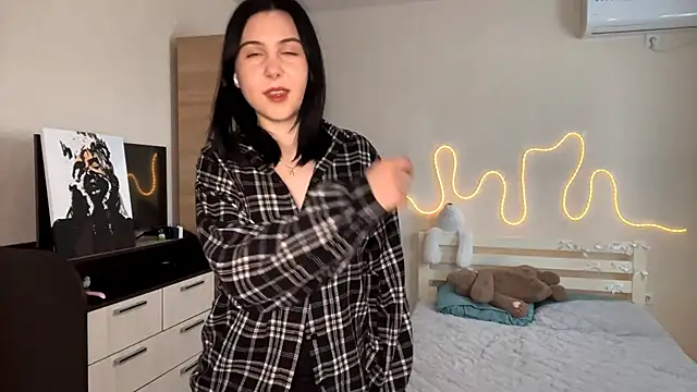 MyraLitterers online show from 03-28-26, 01:54