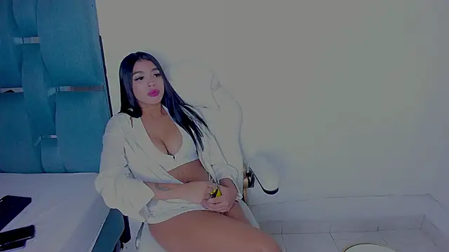 tifanymonroe online show from 12-05-25, 03:48