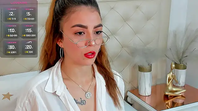 lucia lorenz online show from 10-24-25, 11:28