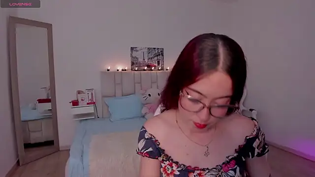 Snapshot of Amaraa_couper1 chatting on 03-17-26, 03:44 Amaraa couper1 online show from 03-17-26, 03:44