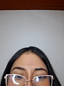 Snapshot of chloebrownn03 chatting on 11-21-25, 10:41 chloebrownn03 online show from 11-21-25, 10:41