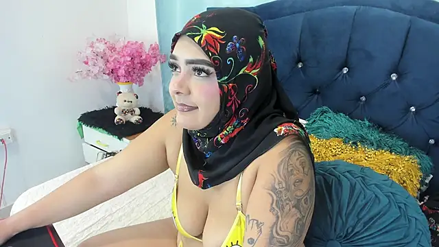 Inaya Khalifa online show from 12-23-25, 01:58