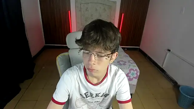 Snapshot of dilan_orduz chatting on 10-21-25, 12:50 dilan orduz online show from 10-21-25, 12:50