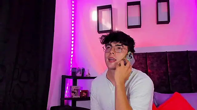 Theo Noxxx online show from 10-28-25, 09:17