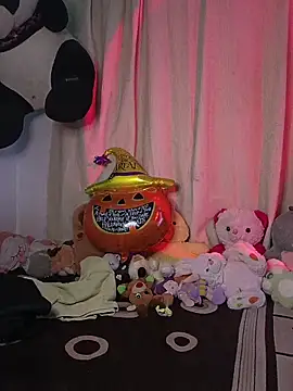 Snapshot of Ladyswap chatting on 10-24-25, 03:14 Ladyswap online show from 10-24-25, 03:14