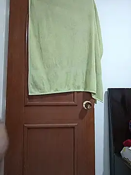 Snapshot of Ladyswap chatting on 11-30-25, 07:40 Ladyswap online show from 11-30-25, 07:40