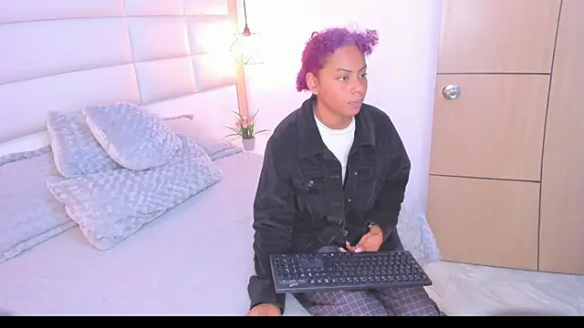 Sofia clk online show from 04-28-26, 03:00