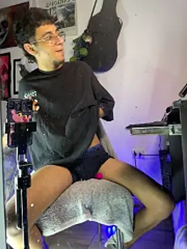 Snapshot of lukaOnline_ chatting on 10-25-25, 03:14 lukaOnline  online show from 10-25-25, 03:14