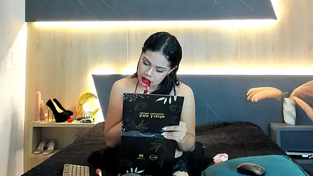 LorenaVarga online show from 04-23-26, 07:27