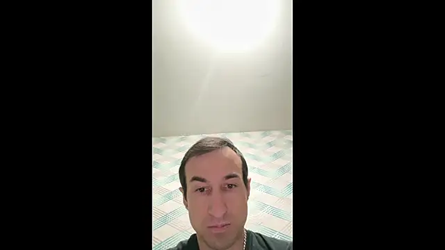 Snapshot of Andruu_ chatting on 10-25-25, 08:36 Andruu online show from 10-25-25, 08:36