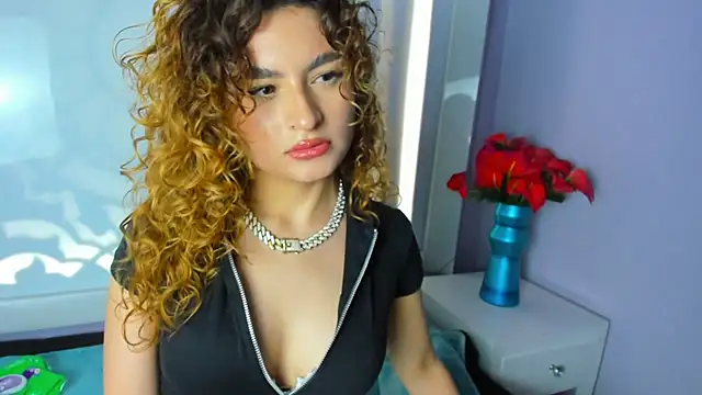 EmiliRouse  online show from 11-26-25, 04:35