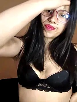 Snapshot of NikkyBlusx chatting on 10-25-25, 05:19 NikkyBlusx online show from 10-25-25, 05:19