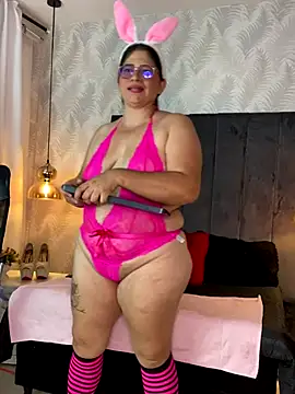 Orianabluee  online show from 12-19-25, 07:43