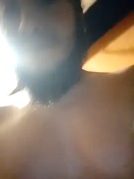 Snapshot of Travieso_21 chatting on 10-21-25, 11:22 Travieso 21 online show from 10-21-25, 11:22