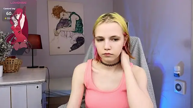 Snapshot of MitaSide chatting on 11-12-25, 08:41 MitaSide online show from 11-12-25, 08:41