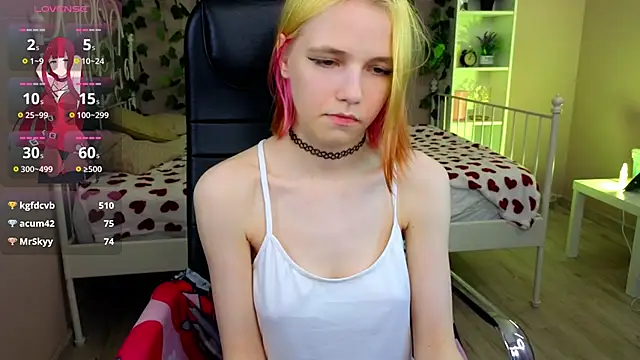 Snapshot of MitaSide chatting on 11-19-25, 03:50 MitaSide online show from 11-19-25, 03:50