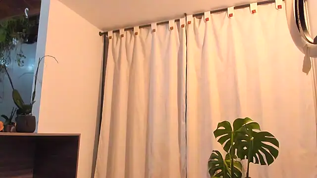 valeriahornier online show from 04-30-26, 04:08