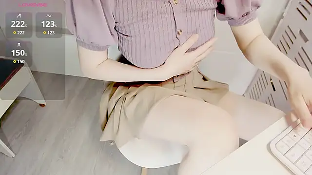Snapshot of mimi_babyyy chatting on 07-19-26, 04:44 mimi babyyy online show from 07-19-26, 04:44