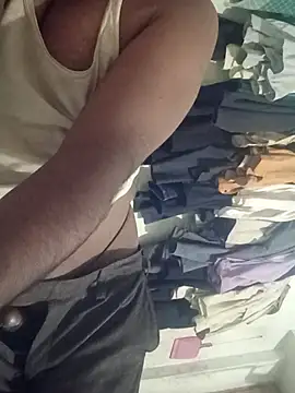 Snapshot of RNlov chatting on 11-03-25, 12:24 RNlov online show from 11-03-25, 12:24