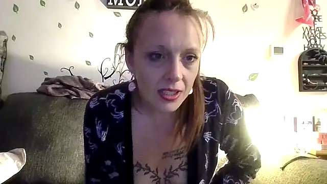 Snapshot of LoveLibz169 chatting on 10-26-25, 06:19 LoveLibz169 online show from 10-26-25, 06:19