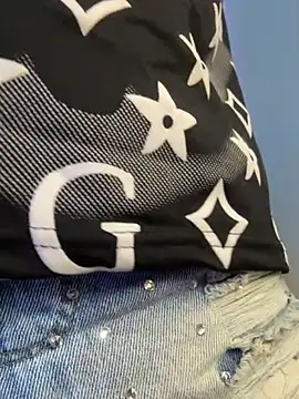 Snapshot of Bong-g chatting on 03-14-26, 05:46 Bong-g online show from 03-14-26, 05:46