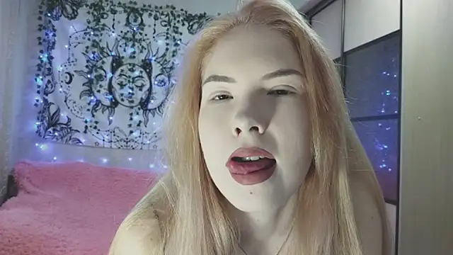 VETT KITTY online show from 11-22-25, 06:23