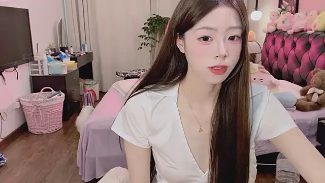Snapshot of Onecutelittle chatting on 05-16-26, 06:43 Onecutelittle online show from 05-16-26, 06:43