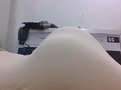 Snapshot of BlueishMove44 chatting on 10-30-25, 01:45 BlueishMove44 online show from 10-30-25, 01:45