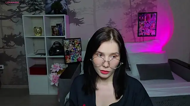 Snapshot of Mell_Hyees chatting on 11-24-25, 06:07 Mell Hyees online show from 11-24-25, 06:07