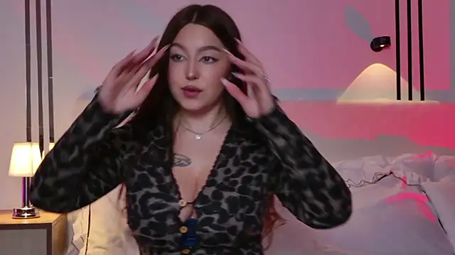  Tessa May  online show from 11-30-25, 12:14