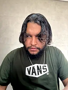 Snapshot of LoboCachorro chatting on 10-31-25, 01:12 LoboCachorro online show from 10-31-25, 01:12