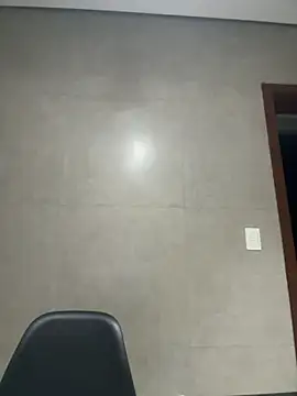 Snapshot of LoboCachorro chatting on 11-18-25, 01:33 LoboCachorro online show from 11-18-25, 01:33