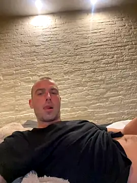 Snapshot of Rotteei1 chatting on 11-06-25, 07:04 Rotteei1 online show from 11-06-25, 07:04