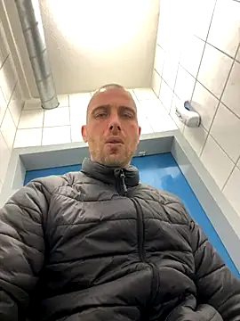 Snapshot of Rotteei1 chatting on 11-11-25, 02:50 Rotteei1 online show from 11-11-25, 02:50