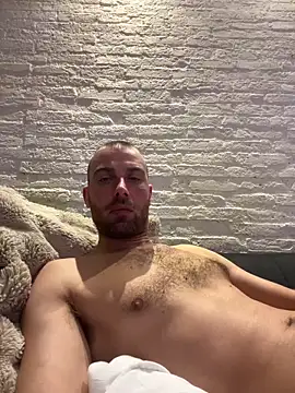 Snapshot of Rotteei1 chatting on 11-19-25, 09:15 Rotteei1 online show from 11-19-25, 09:15