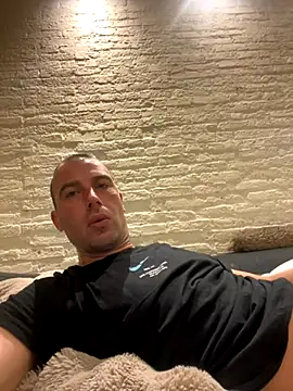 Snapshot of Rotteei1 chatting on 11-23-25, 04:01 Rotteei1 online show from 11-23-25, 04:01