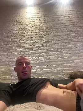 Snapshot of Rotteei1 chatting on 11-23-25, 04:07 Rotteei1 online show from 11-23-25, 04:07