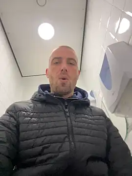 Snapshot of Rotteei1 chatting on 12-04-25, 09:18 Rotteei1 online show from 12-04-25, 09:18