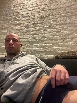 Rotteei1 online show from 03-11-26, 09:37