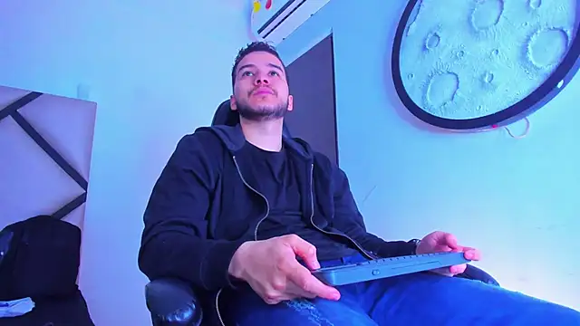 mike 257 online show from 02-05-26, 11:37