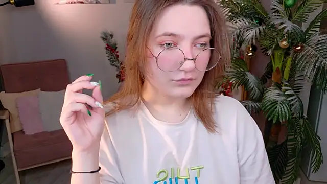 Snapshot of fairy_tara chatting on 12-16-25, 06:29 fairy tara online show from 12-16-25, 06:29