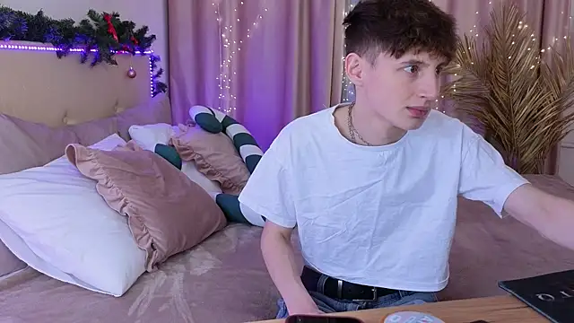 crisp1n online show from 12-15-25, 10:14