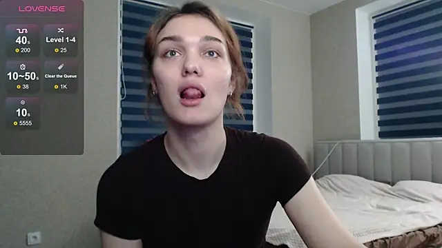Snapshot of EmiliaRhodes chatting on 10-25-25, 08:47 EmiliaRhodes online show from 10-25-25, 08:47