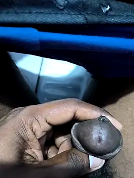 Snapshot of 67yoki chatting on 10-21-25, 07:25 67yoki online show from 10-21-25, 07:25